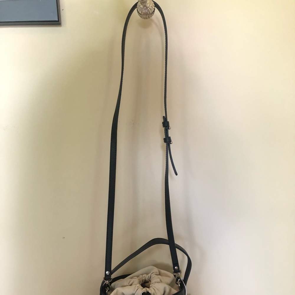 BRAND NEW Hereu Galleda Leather Bucket Bag - Picture 3 of 5